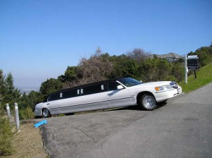 limo stuck on a hill in san diego california