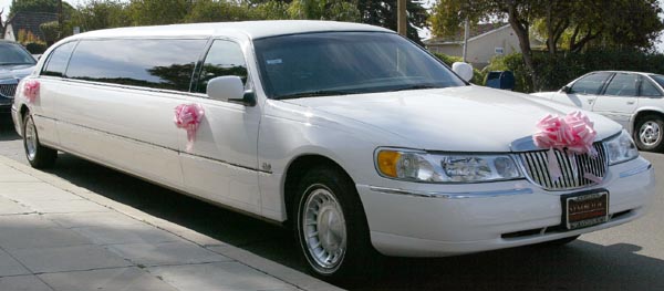 White Lincoln Limousine exterior right front side